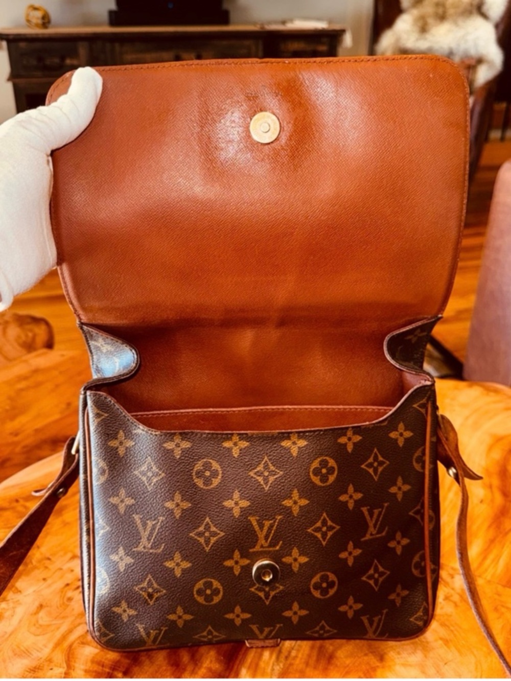 Louis Vuitton
Monogram Cartouchiere PM vintage bag purse, Crossbody 2000 france - Picture 9 of 15